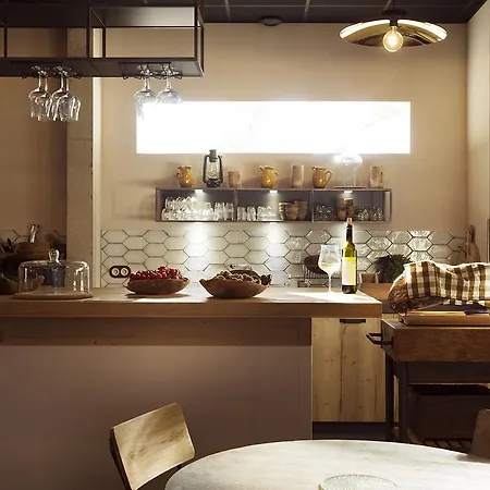 Le 19-21 - Un D'hotel Hotel