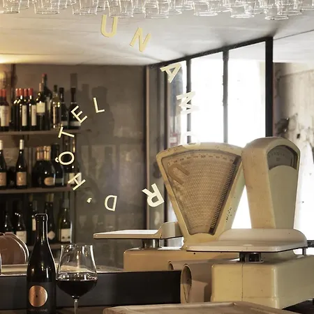 Otel Le 19-21 - Un D'hotel Leucate
