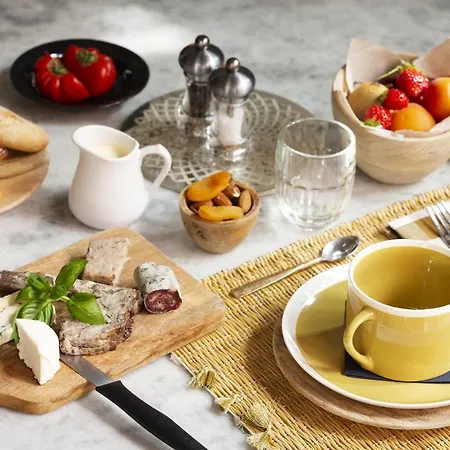 Le 19-21 - Un D'hotel Leucate