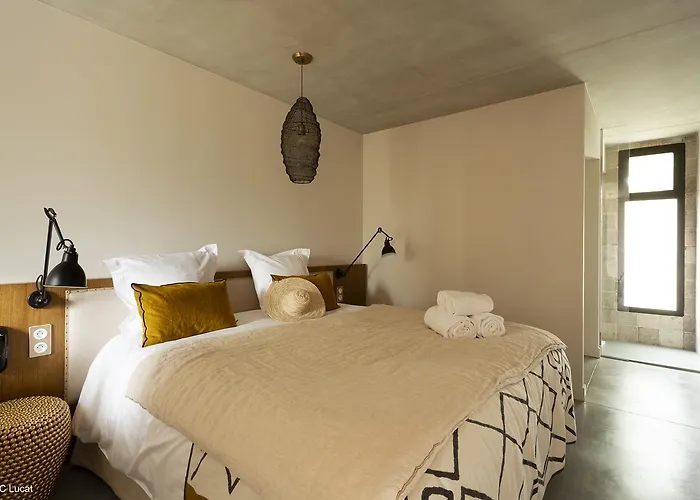 Le 19-21 - Un D'hotel מלון